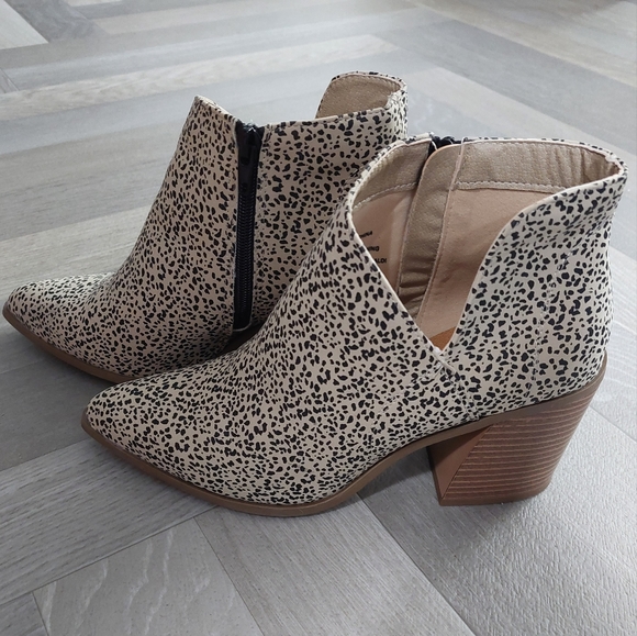 Animal print ankle boots - Picture 2 of 3